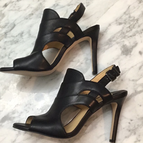 ‘Sexy’ Gianni Bini Black heel sandals size 8m. - Picture 3 of 7